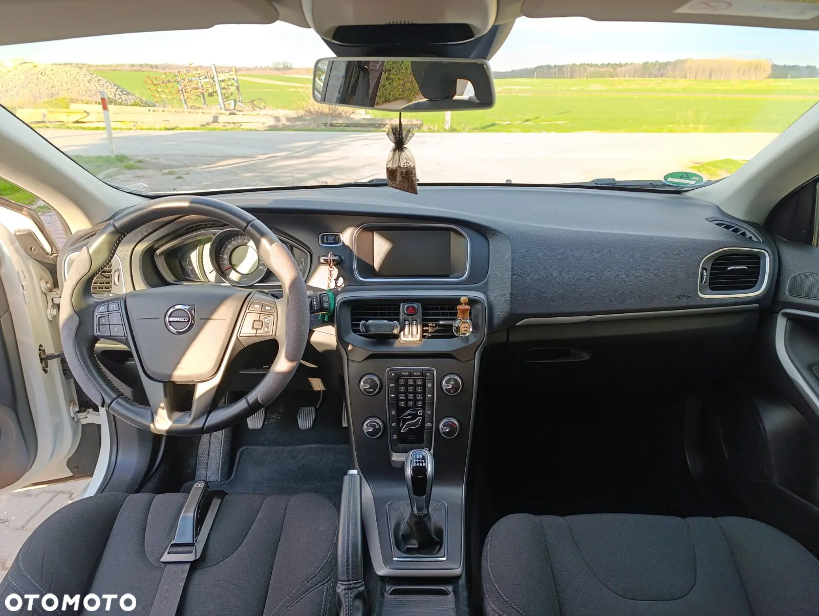 Volvo V40 T2 Momentum - 6