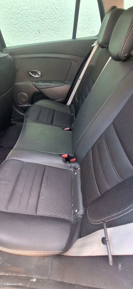 Renault Mégane Sport Tourer ENERGY dCi 110 EDC BOSE EDITION - 17