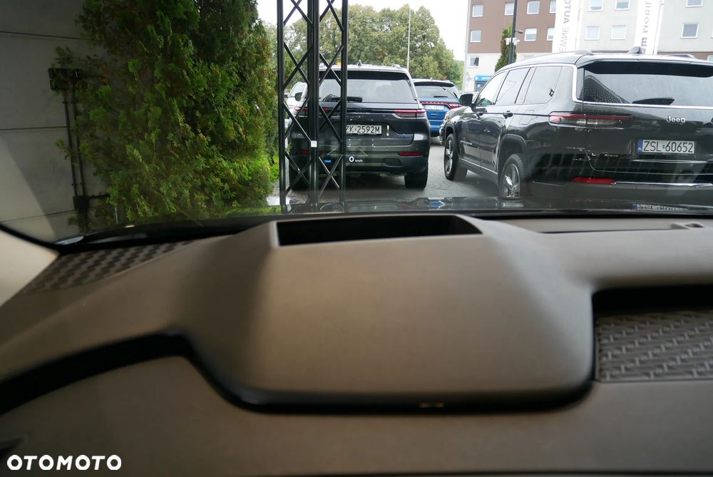 Kia Carnival - 20