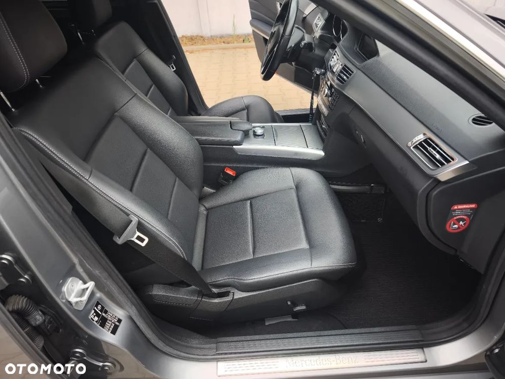Mercedes-Benz Klasa E 250 BlueTEC 4Matic 7G-TRONIC Avantgarde - 30