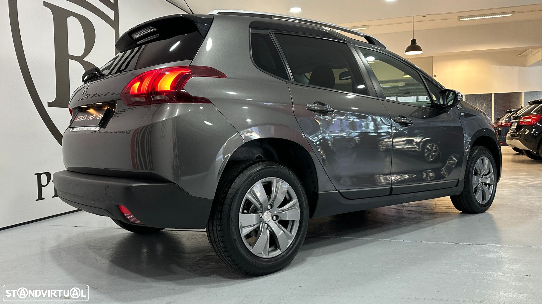 Peugeot 2008 1.6 BlueHDi Style - 18