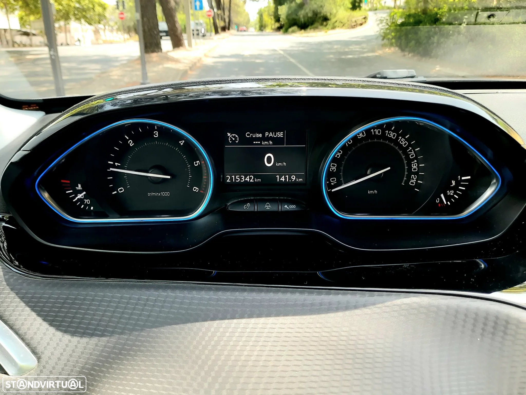 Peugeot 2008 1.6 e-HDi Allure - 11