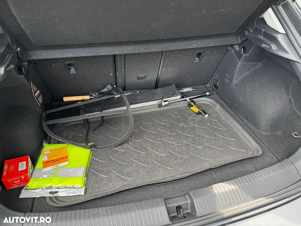 Volkswagen T-Roc - 12