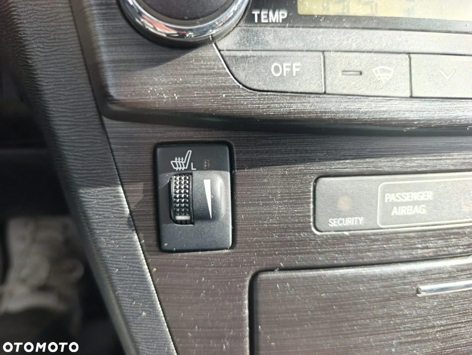 Toyota Avensis 2.0 Prestige NAVI - 35