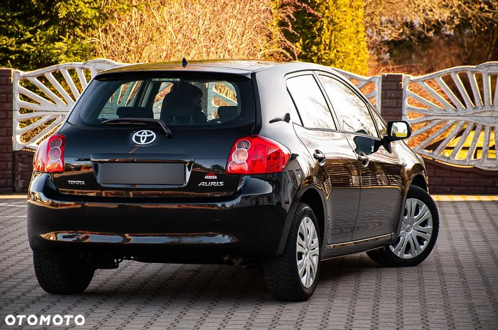 Toyota Auris 1.6 VVT-i Executive - 24