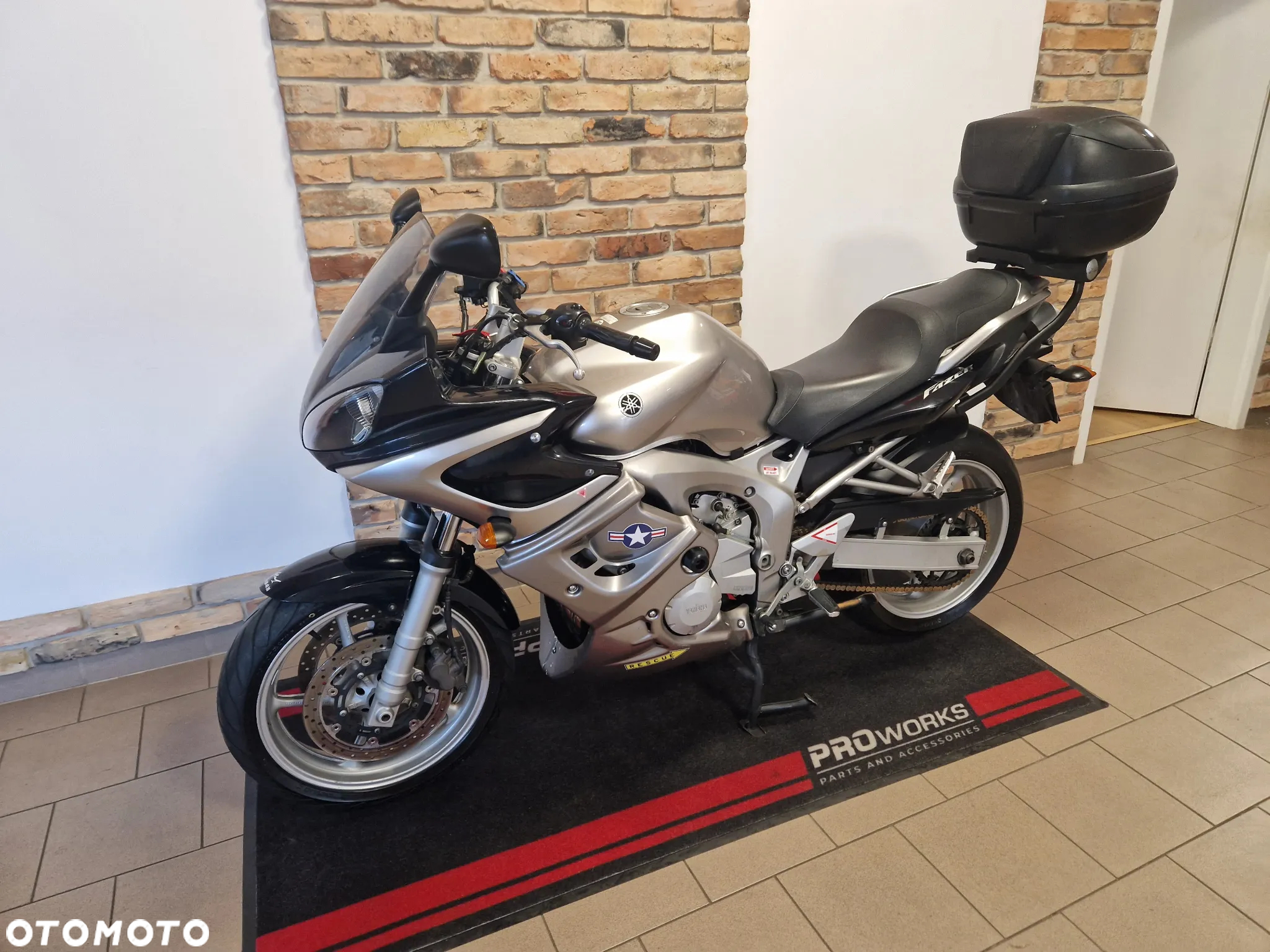Yamaha FZ6 - 22