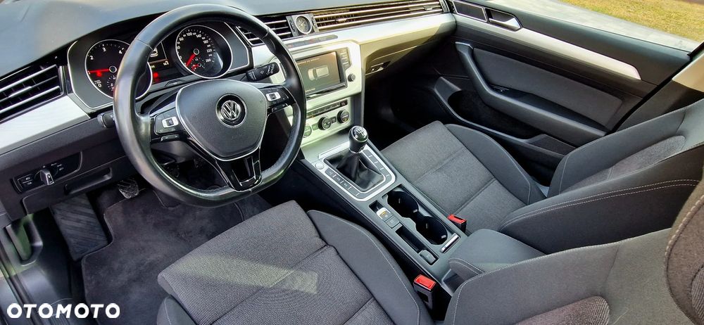 Volkswagen Passat 2.0 TDI SCR (BlueMotion Technology) Comfortline - 8