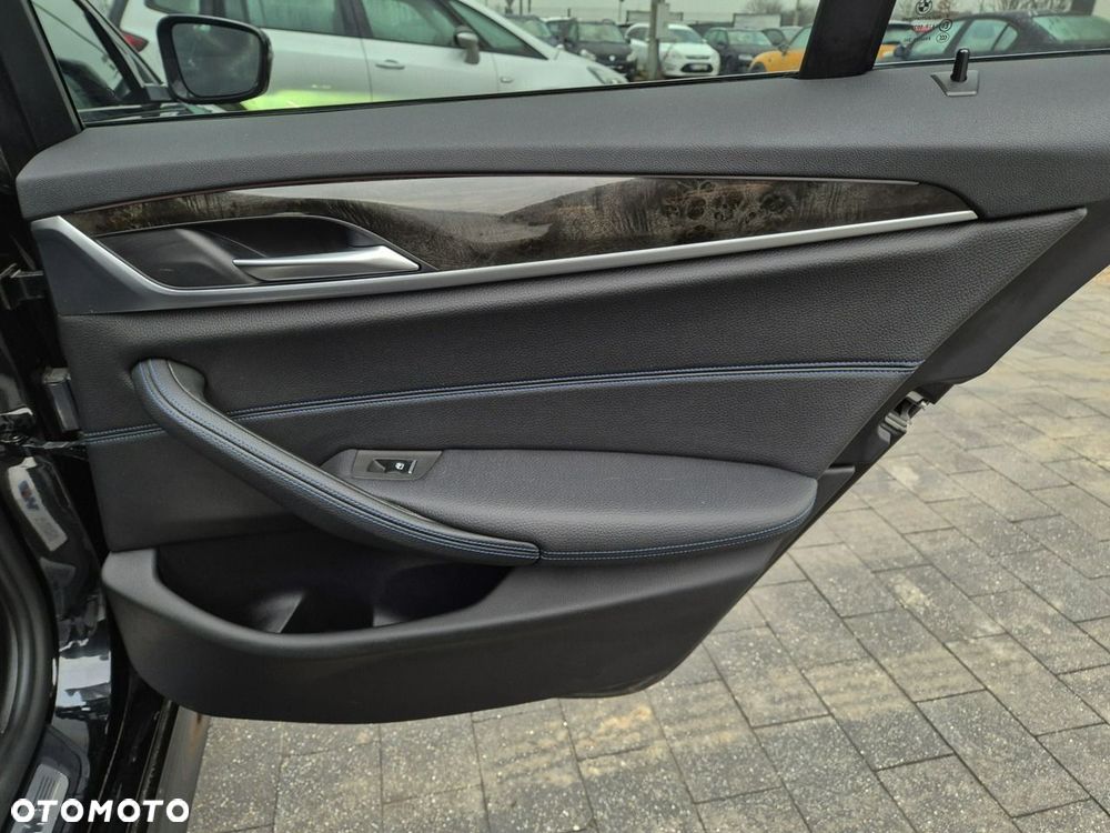 BMW Seria 5 - 28