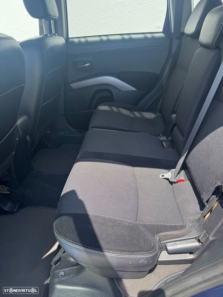Mitsubishi Outlander 2.2 DI-D Intense+ - 12