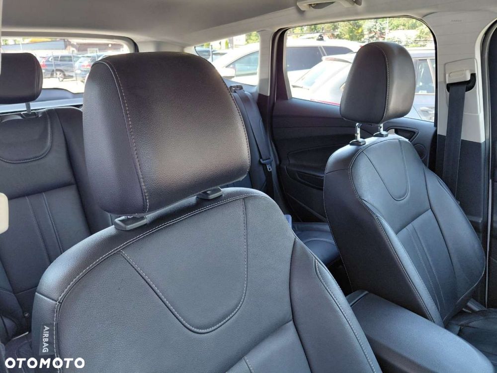 Ford Kuga - 16