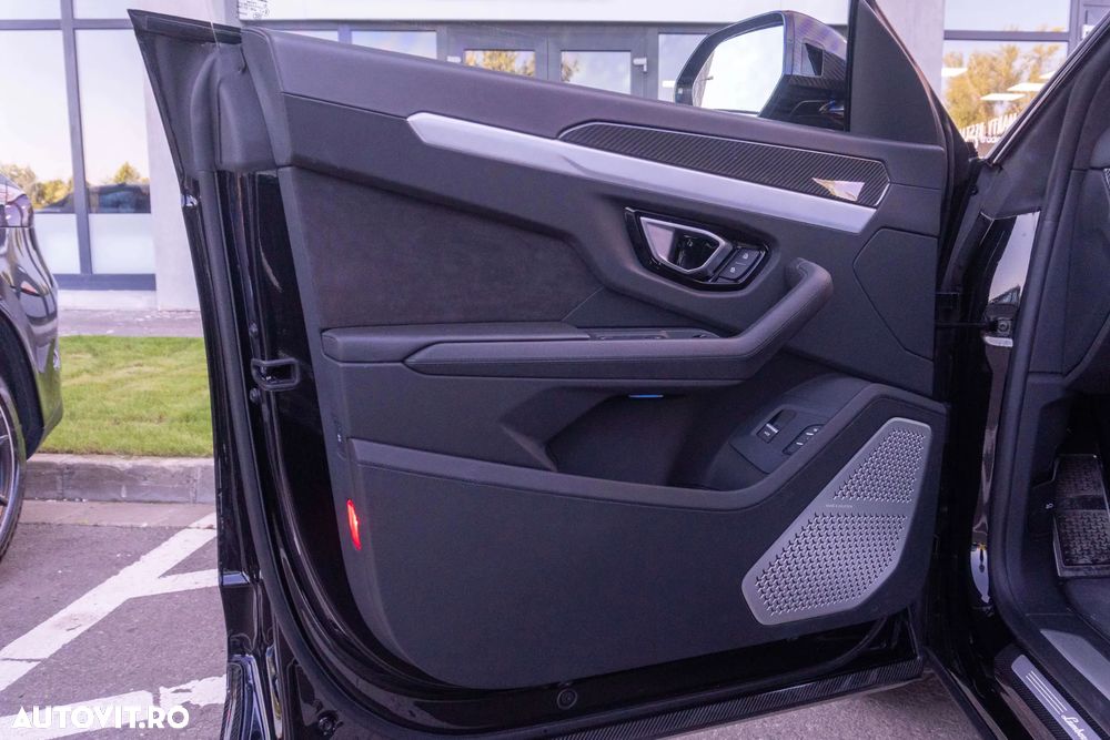 Lamborghini URUS Standard - 15