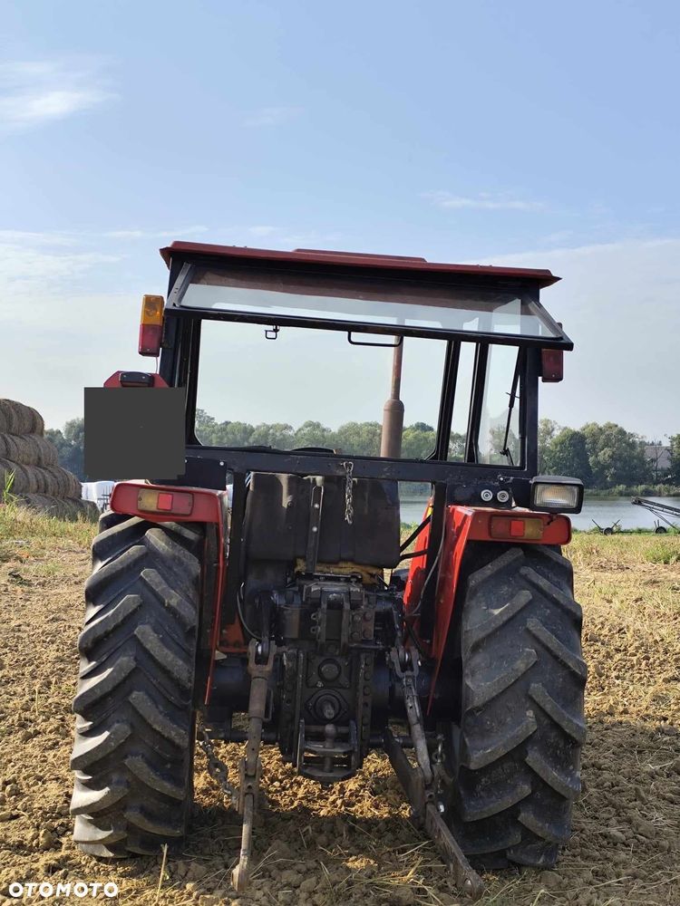 Massey Ferguson - 8