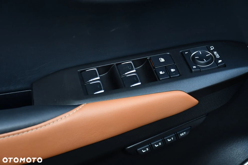 Lexus NX - 32