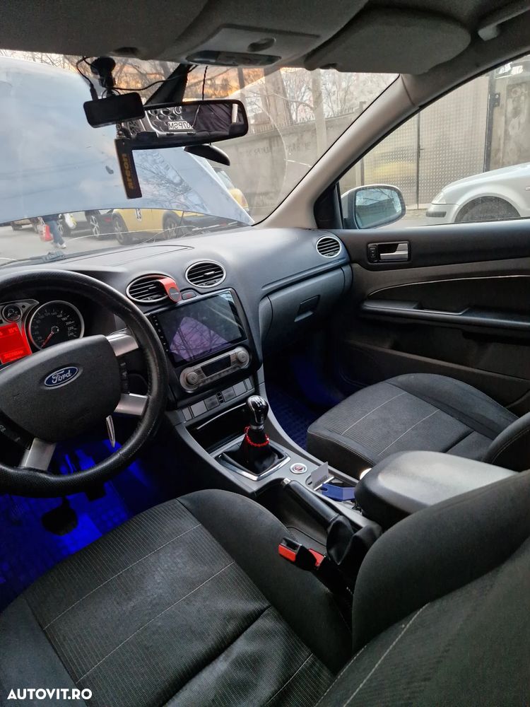 Ford Focus - 8