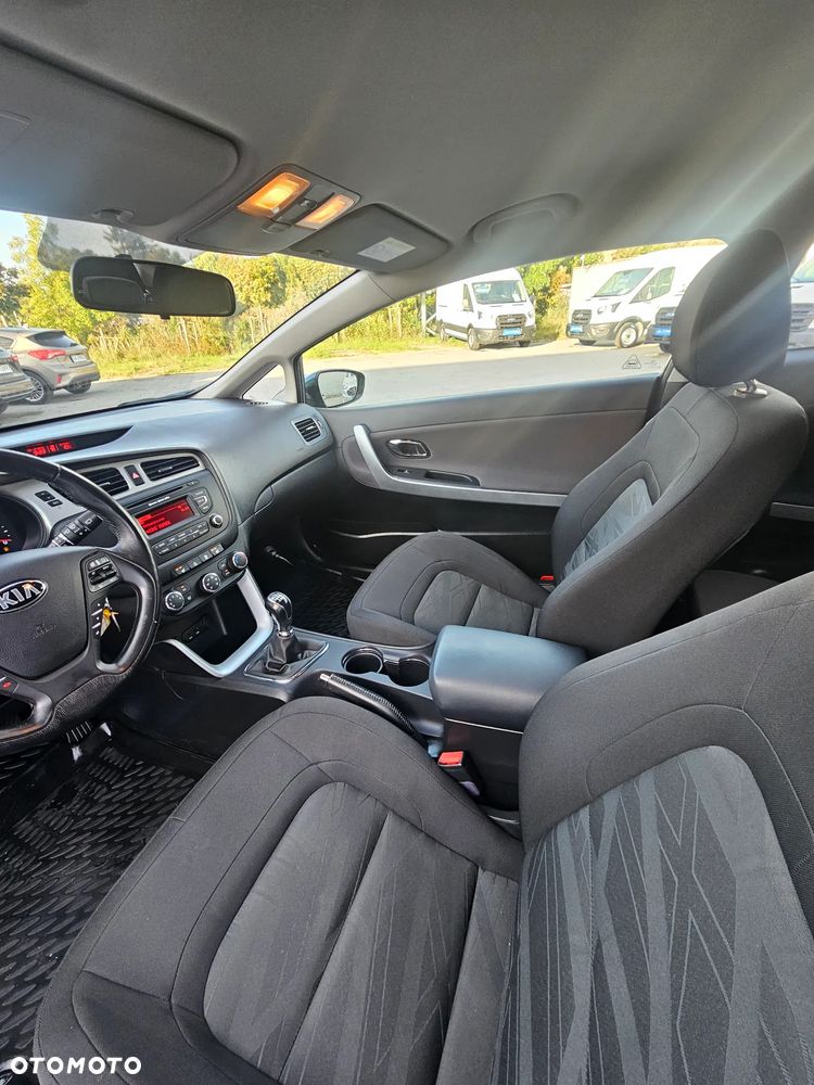 Kia Ceed 1.4 L - 12