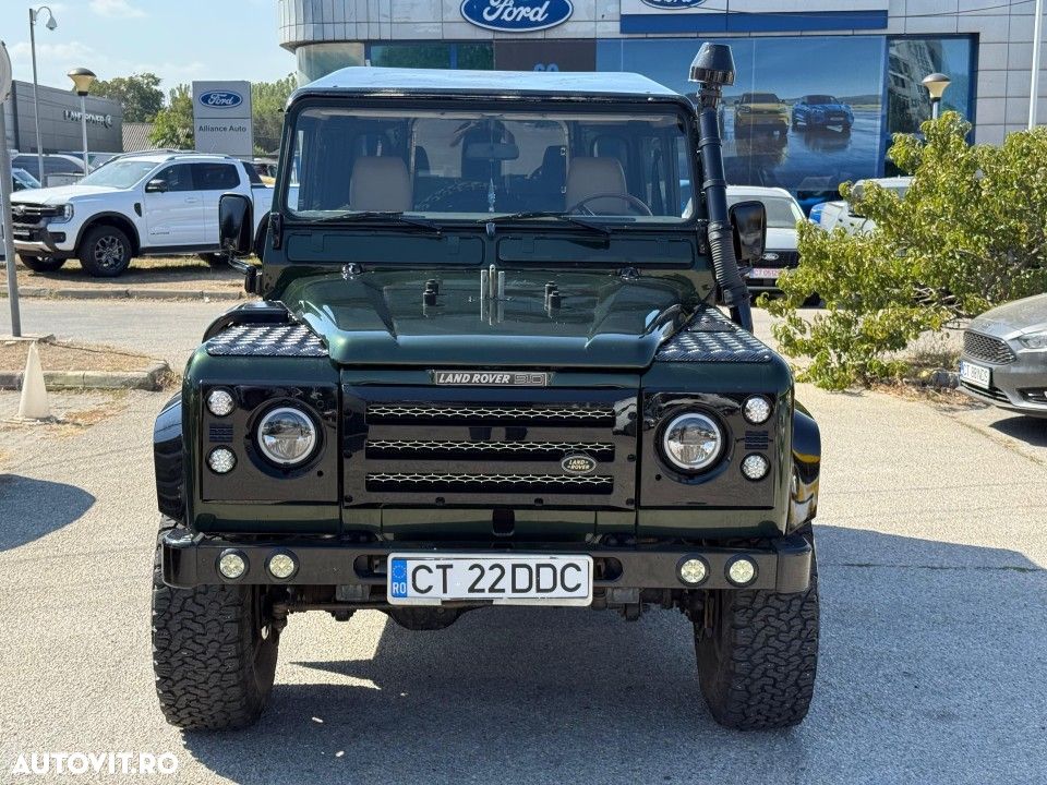 Land Rover Defender - 3