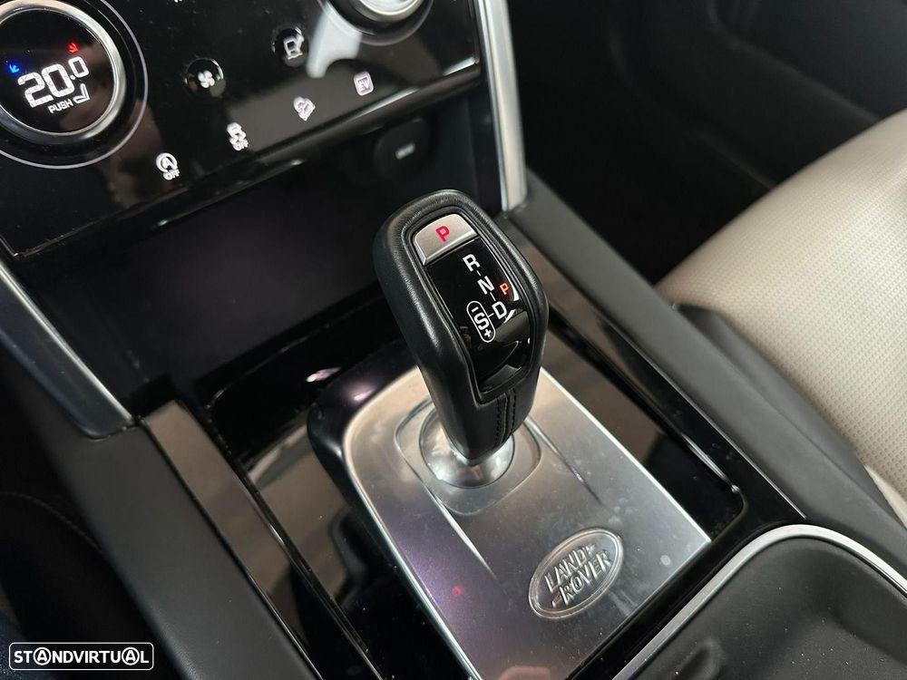 Land Rover Discovery Sport P300e R-Dynamic - 18