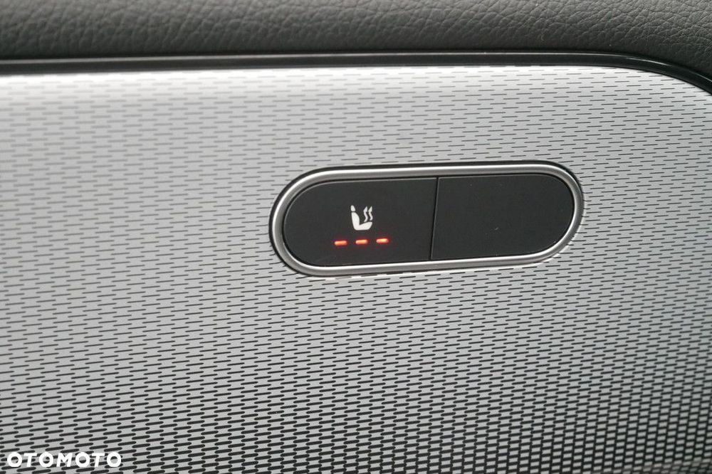 Mercedes-Benz GLA - 29