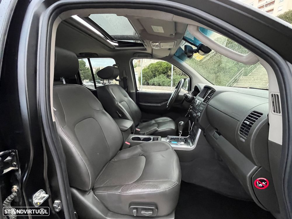 Nissan Navara 3.0 dCi V6 CD LE AT 4WD - 34