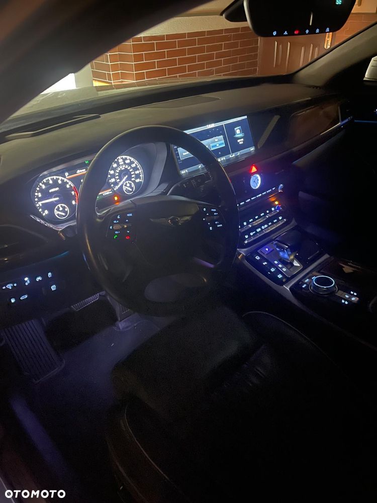 Genesis G90 - 39