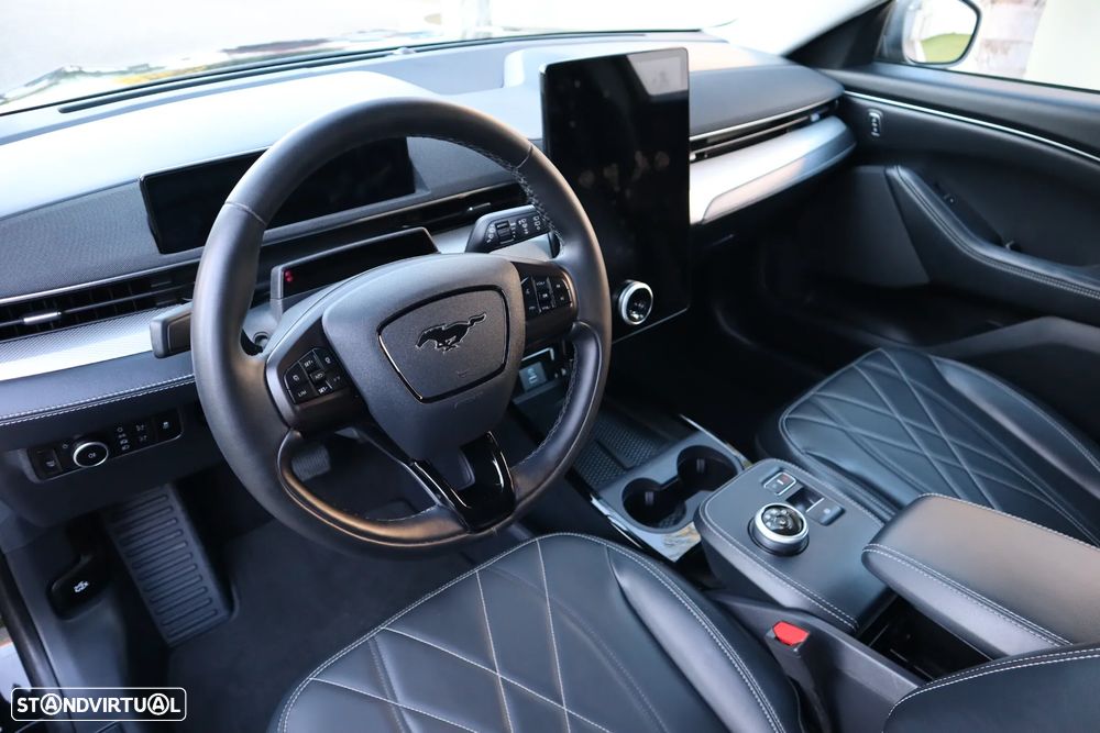 Ford Mustang Mach-E Standard - 18