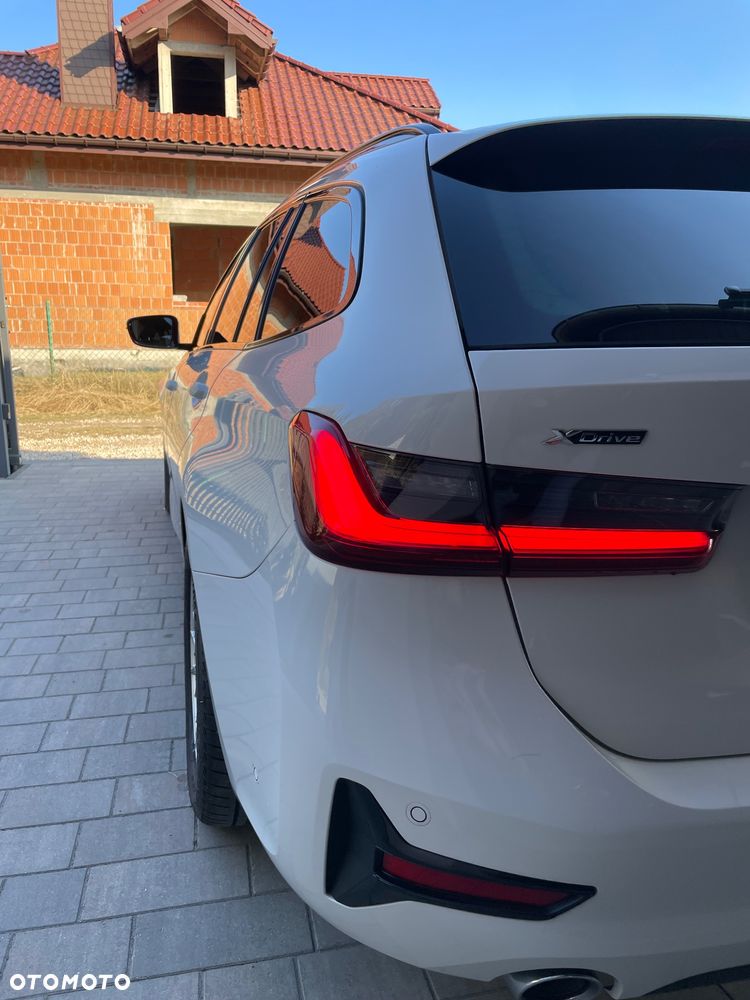 BMW Seria 3 320d xDrive mHEV - 4