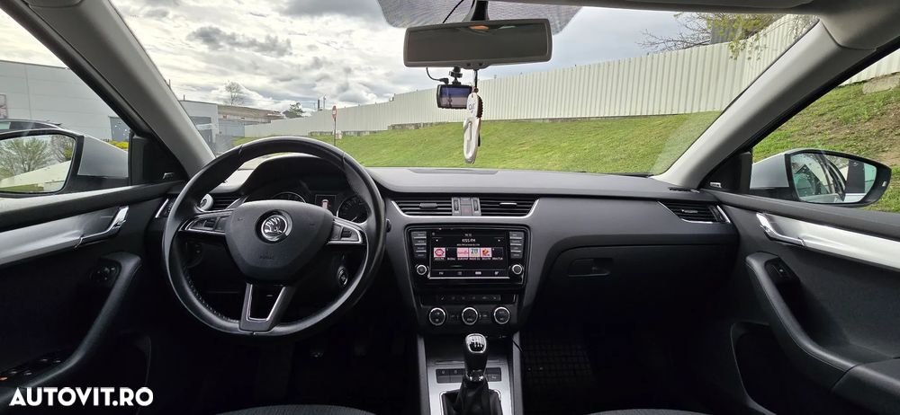 Skoda Octavia Combi Diesel 2.0 TDI Style - 10