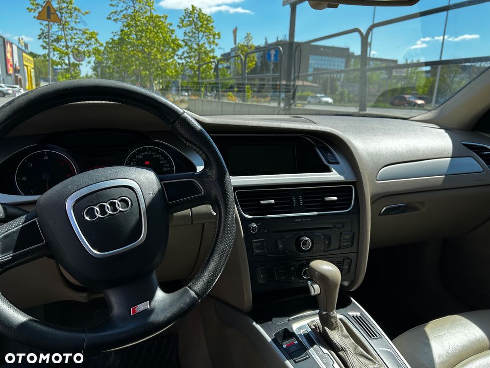Audi A4 Limousine - 10