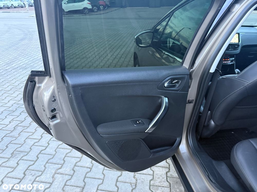 Peugeot 2008 120 VTI Allure - 17