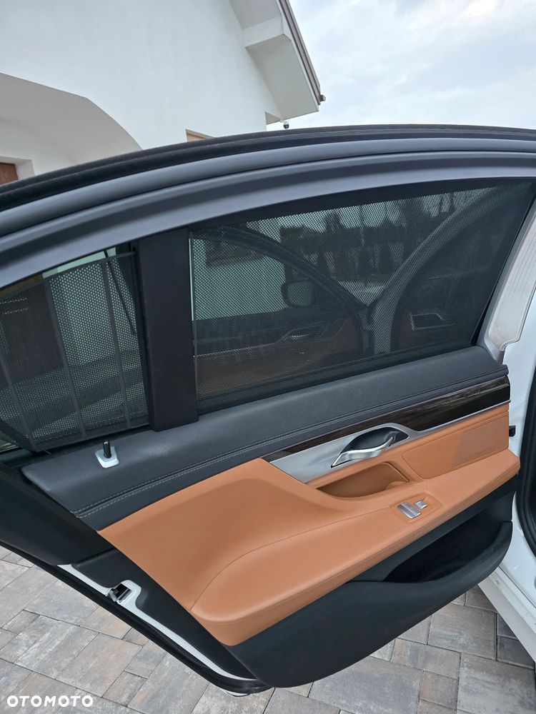 BMW Seria 7 730Ld xDrive - 25