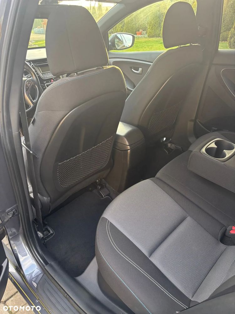 Hyundai i30 blue Kombi 1.6 GDi Passion - 14