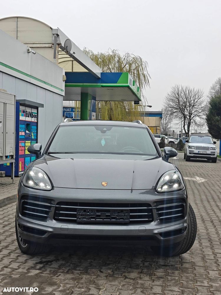 Porsche Cayenne - 1
