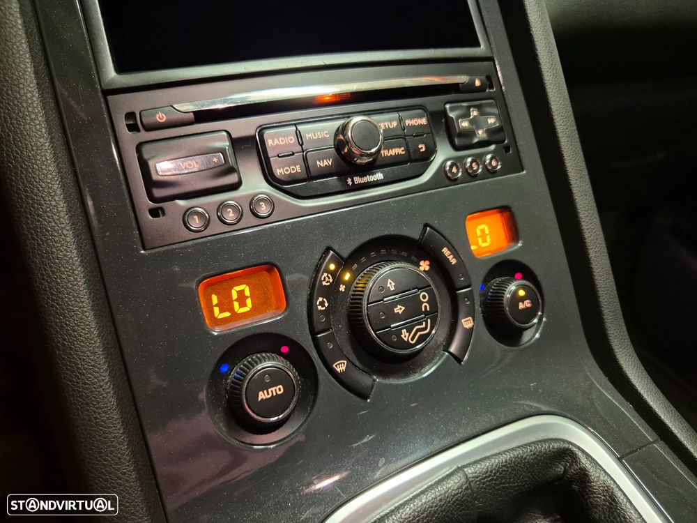 Peugeot 5008 1.6 HDi 7L Allure - 23