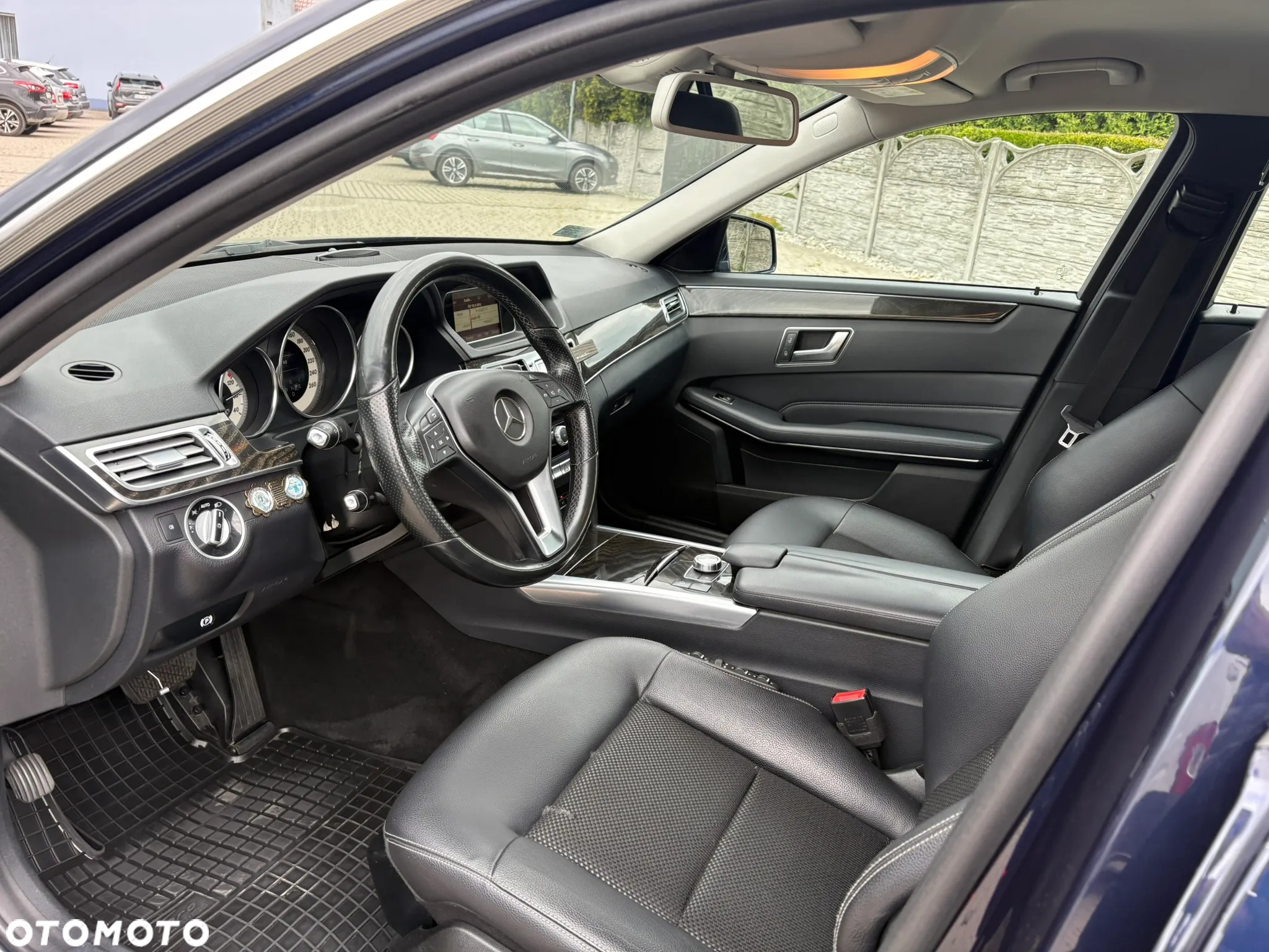 Mercedes-Benz Klasa E 300 T BlueTEC 9G-TRONIC - 9