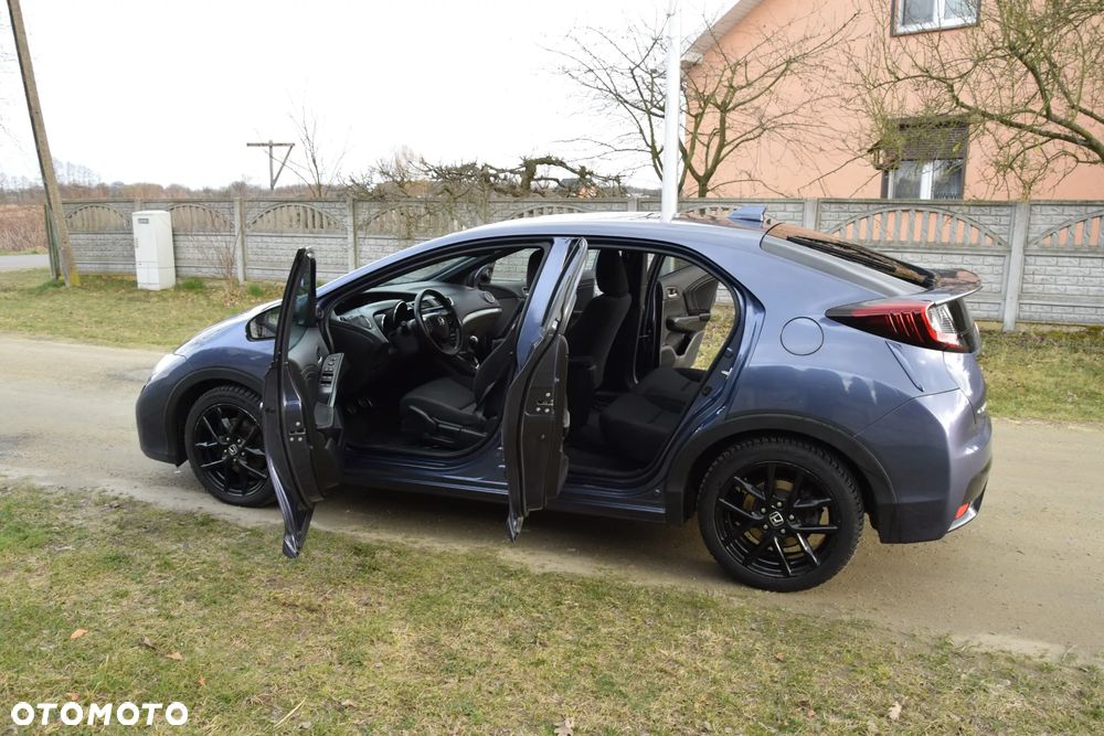 Honda Civic 1.6 i-DTEC Executive Black Edition - 19