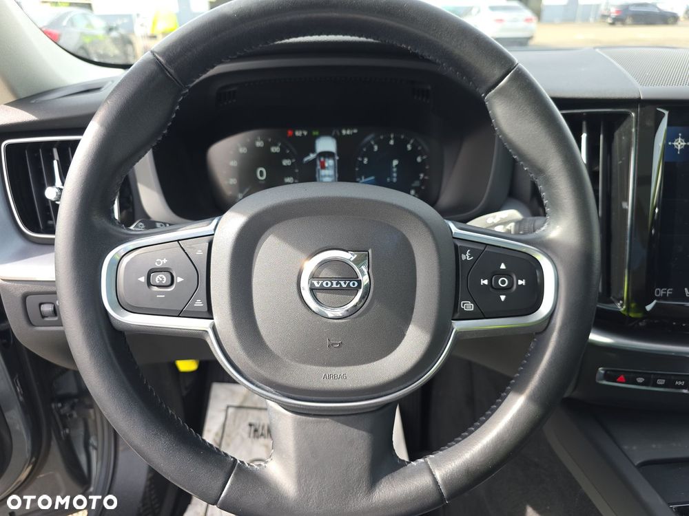 Volvo XC 60 T6 AWD Geartronic Momentum - 8