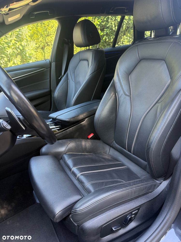 BMW Seria 5 - 34
