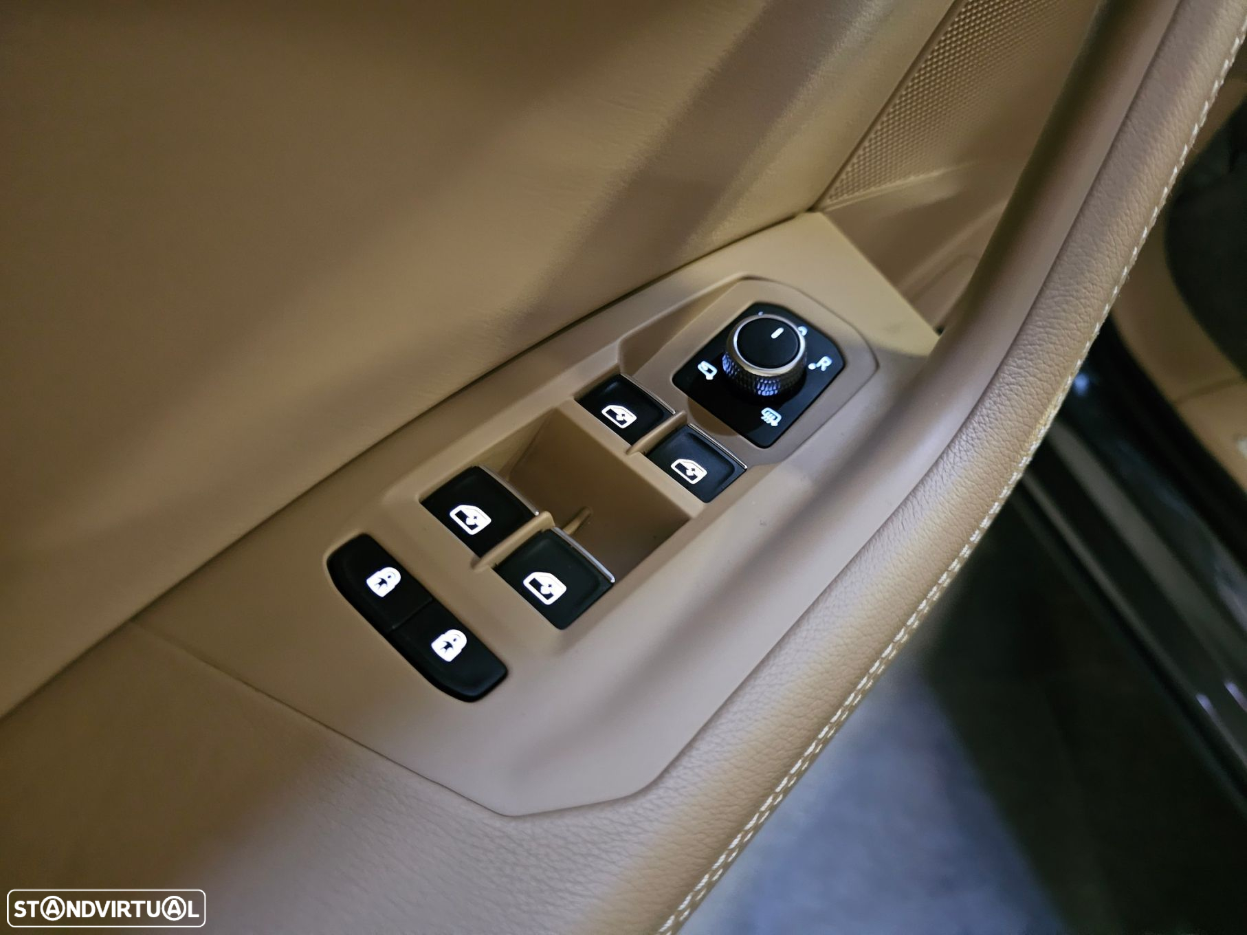 VW Touareg 3.0 TDI V6 Elegance Plus - 32