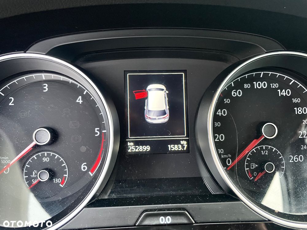 Volkswagen Golf 1.6 TDI BlueMotion Technology Cup - 17