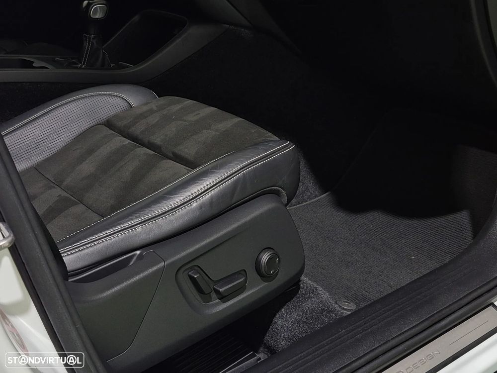 Volvo XC 40 1.5 T3 Tech Edition - 48