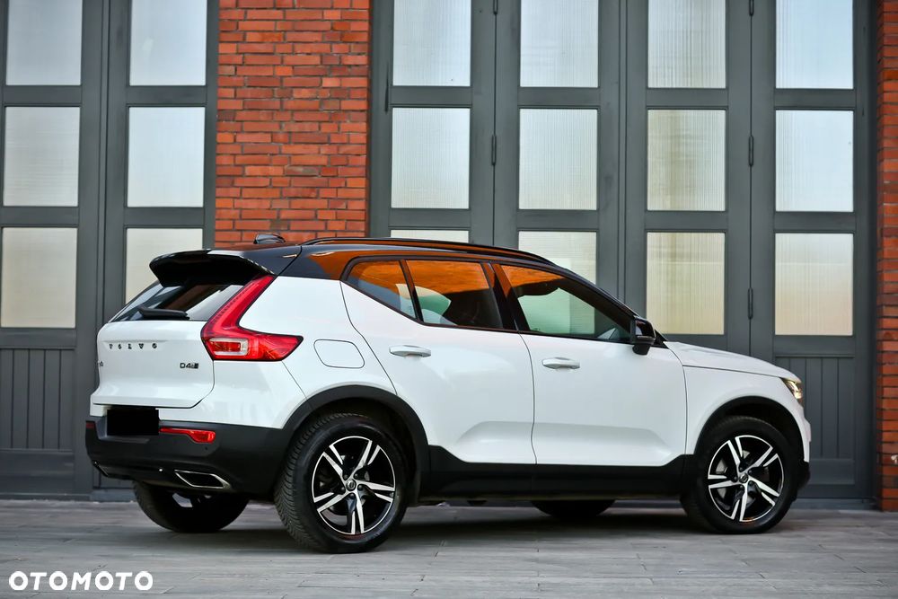 Volvo XC 40 D4 AWD Geartronic R-Design - 16