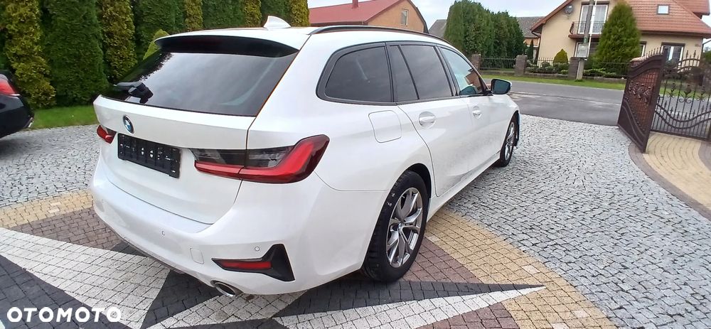 BMW Seria 3 320d Luxury Line - 9