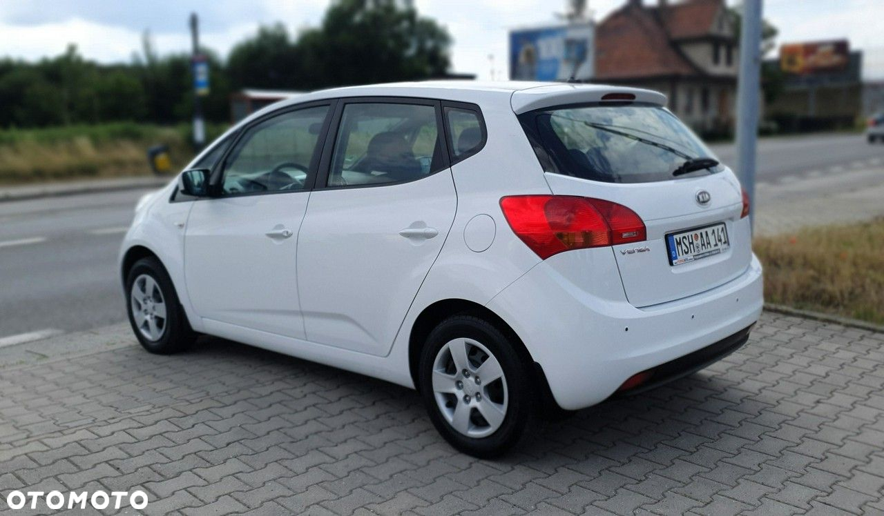 Kia Venga - 3