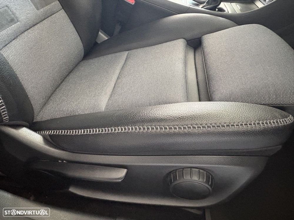 Mercedes-Benz GLA 180 (CDI) d Urban - 27