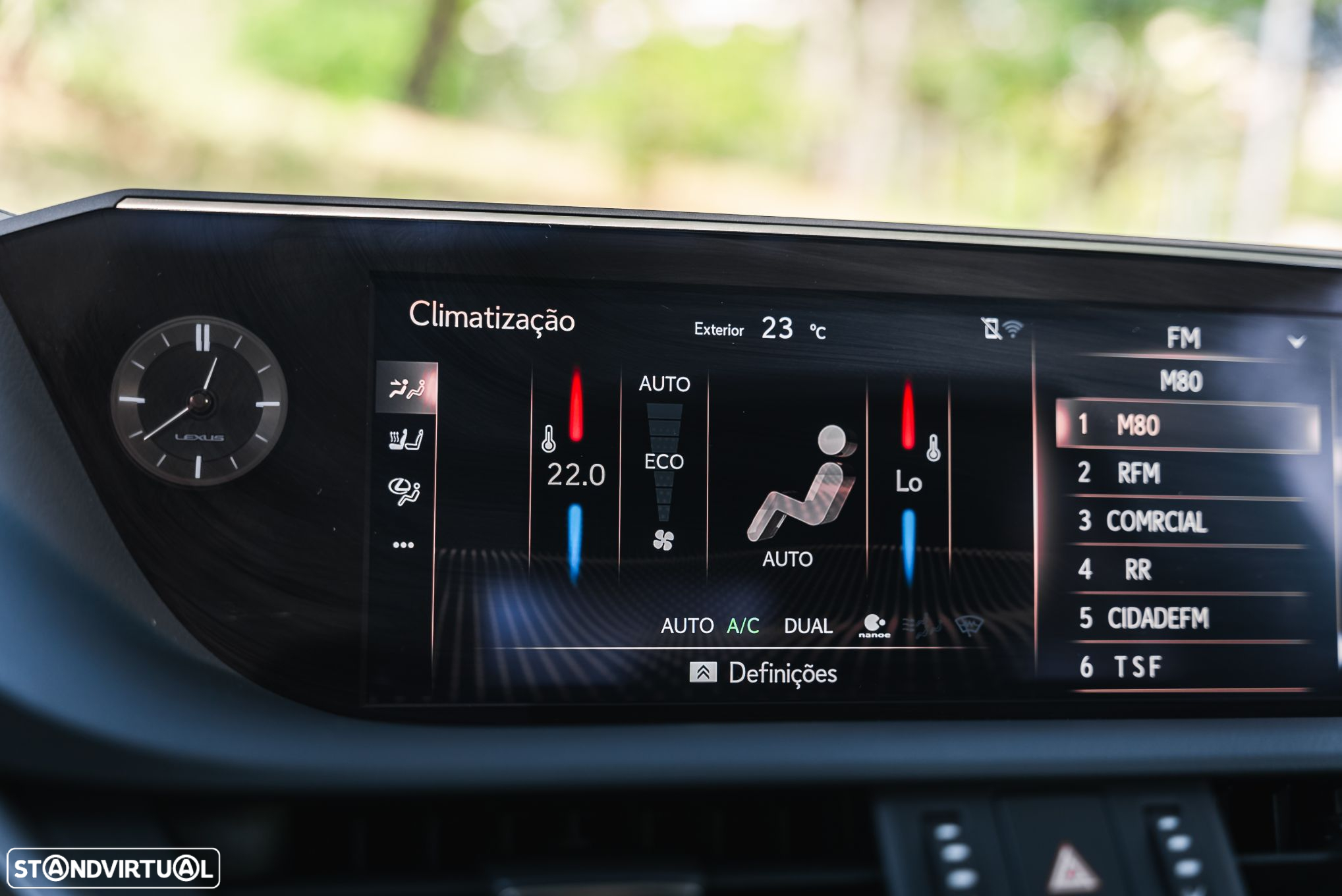 Lexus es-300h Special Edition - 28