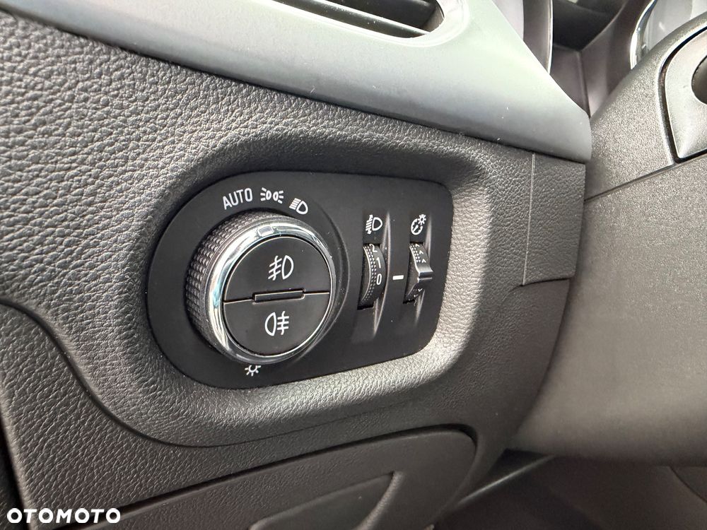 Opel Astra 1.4 T GPF Enjoy S&S - 25