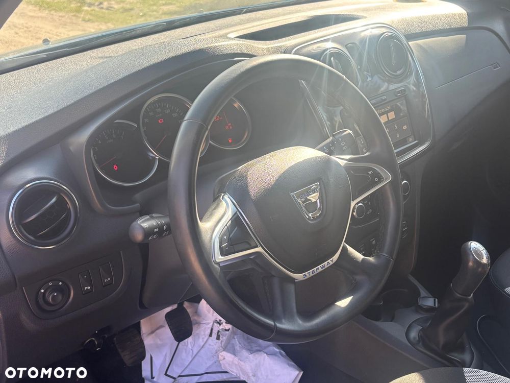 Dacia Logan 1.0 TCe SL Celebration S&S - 23