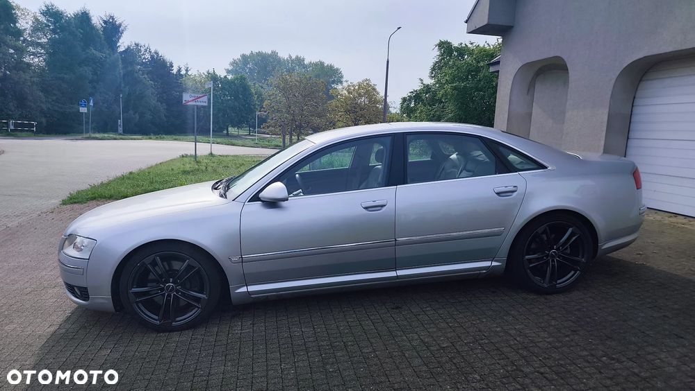 Audi A8 4.2 Quattro - 3