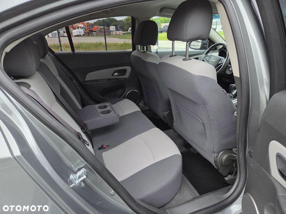 Chevrolet Cruze 1.8 LT - 13