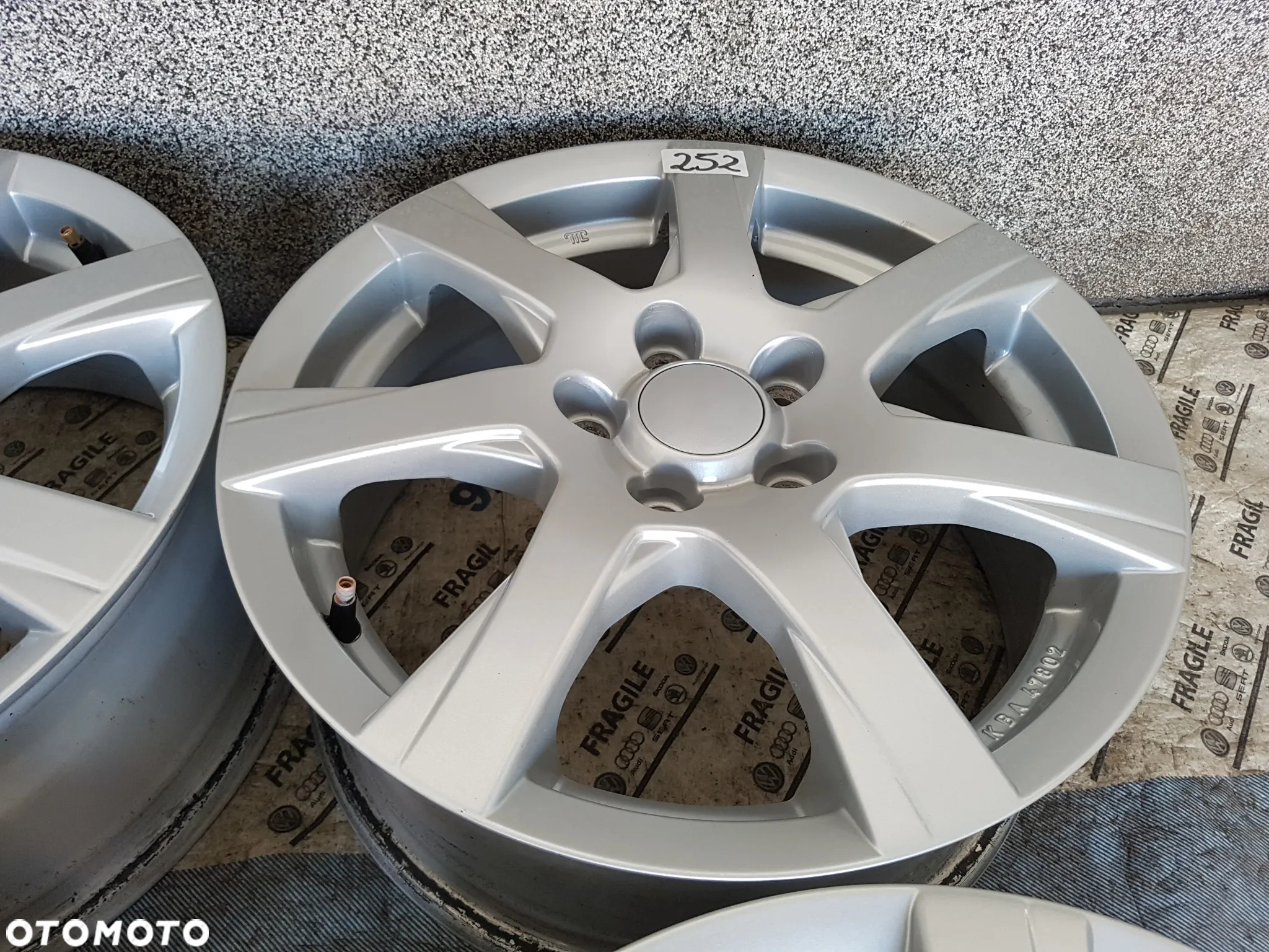 FELGI ALU VW GOLF V VI VII TOURAN T-ROC CADDY SKODA OCTAVIA 5x112 6,5JX16 ET50 - 6